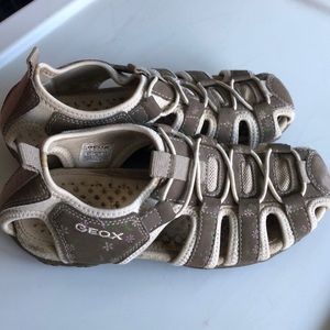 5/$25 - Geox sandals for girl